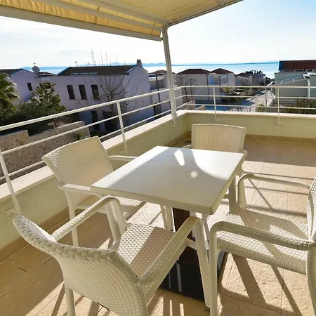 Apartament Astrado