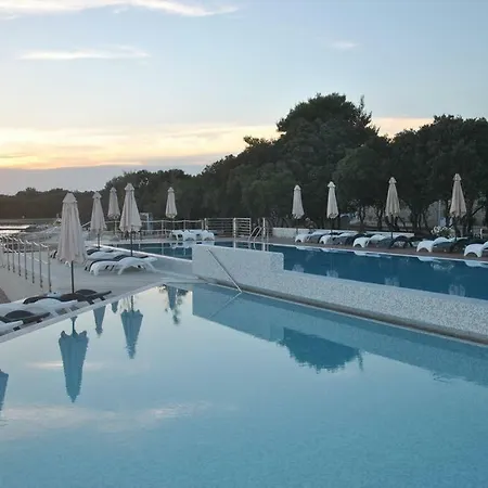 Astrado דירה פטרצ'אנה