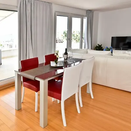 Astrado Apartament *